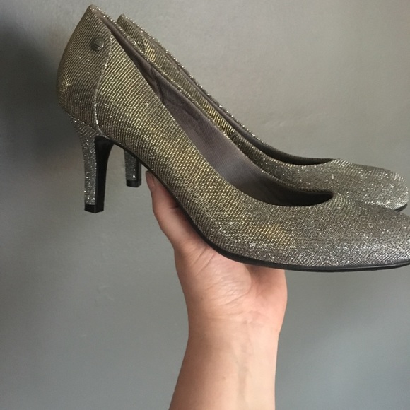 Sparkly 8.5 Heels - Picture 6 of 8